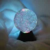 Boule lumineuse à paillettes