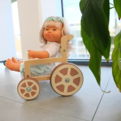 Fauteuil roulant pour poupée inclusive