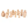 Figurines en bois