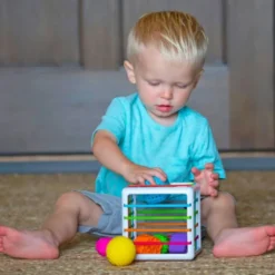 Inny Bin - Cube à formes sensorielles