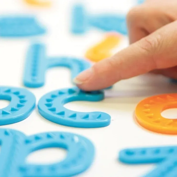 Lettres tactiles par 26