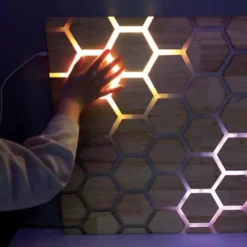 Panneau mural interactif tactile - alvéoles